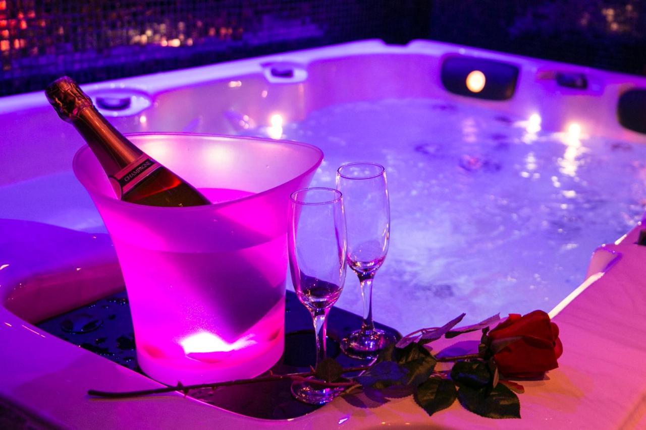 L'Insolite Spa Privatif "Suite Luxueuse-Jacuzzi" Toulouse Exteriér fotografie
